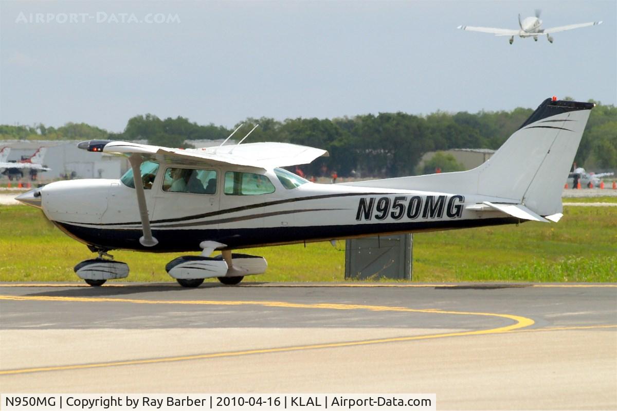 N950MG, 1977 Cessna R172K Hawk XP C/N R1722623, Cessna R.172K Hawk XP [R-172-2623] Lakeland-Linder~N 16/04/2010