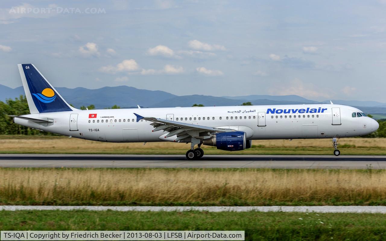TS-IQA, 1999 Airbus A321-211 C/N 970, decelerating after touchdown