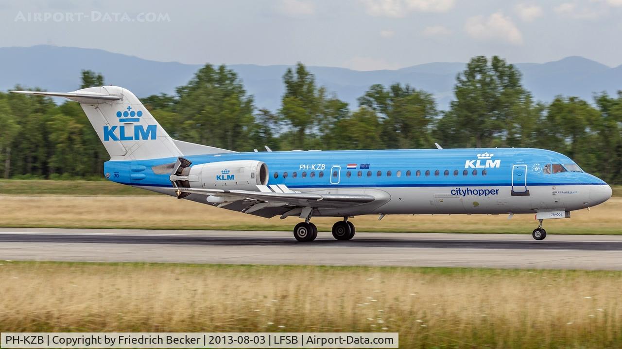 PH-KZB, 1996 Fokker 70 (F-28-070) C/N 11562, decelerating after touchdown