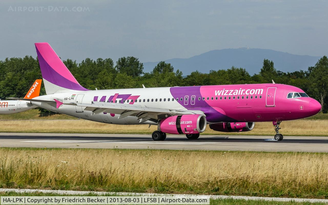 HA-LPK, 2007 Airbus A320-232 C/N 3143, decelerating after touchdown