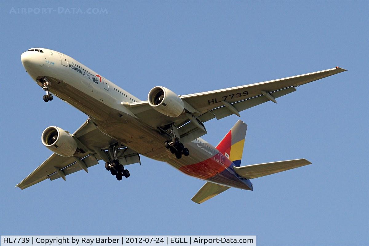 HL7739, Boeing 777-28E/ER C/N 29175, Boeing 777-28EER [29175] (Asiana Airlines) Home~G 24/07/2012. On approach 27R.