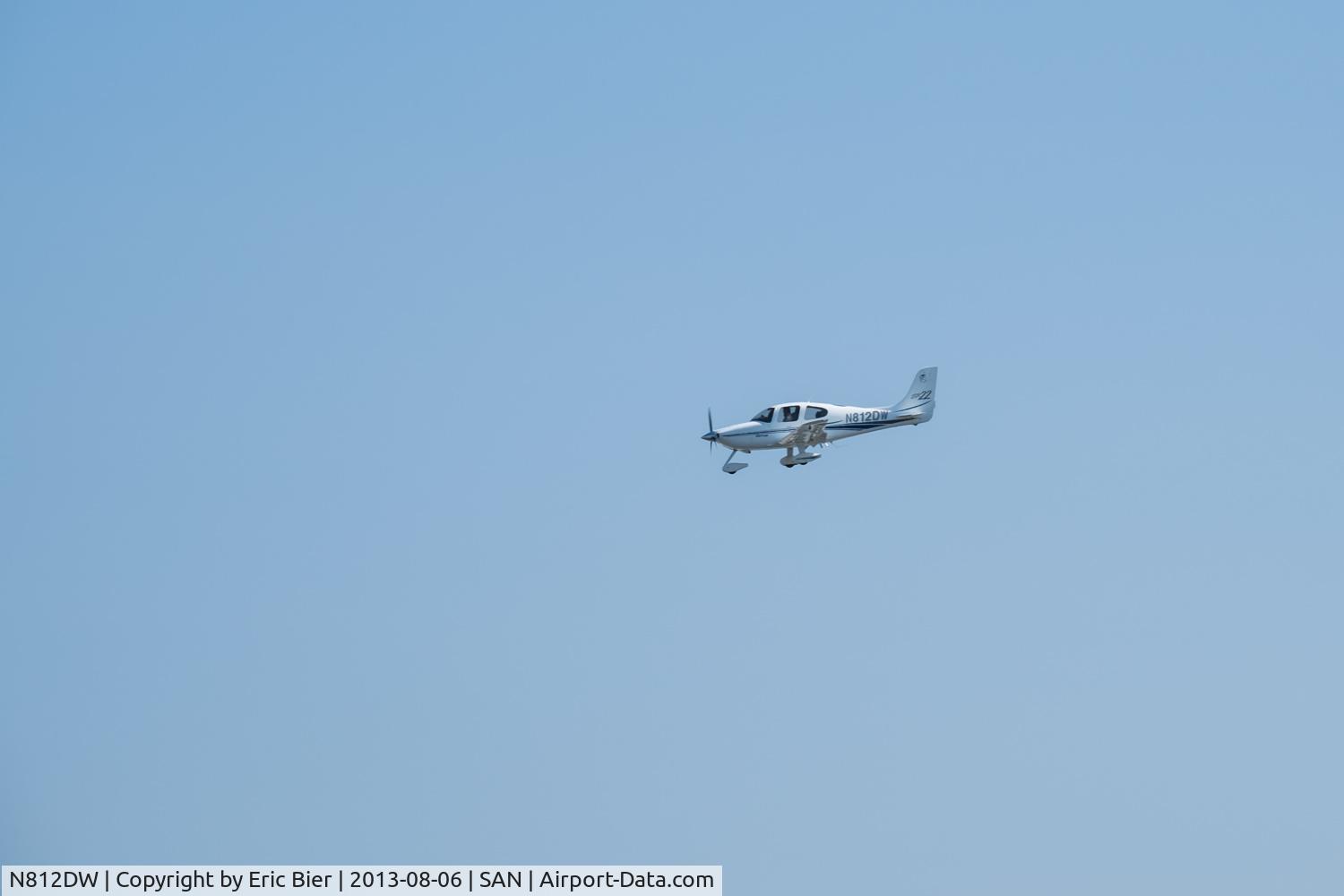 N812DW, 2001 Cirrus SR22 C/N 0124, Landing at San Diego Airport (SAN)
