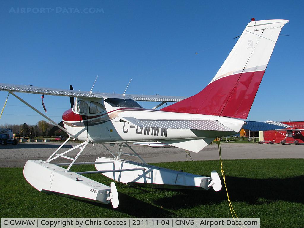 C-GWMW, 1972 Cessna 182P Skylane C/N 18261328, This Cessna looked great with its deep red paint. This version has a nice slant to its vertical fin. It was resting here where it lives at Orillia's Lake St. John seaplane base.