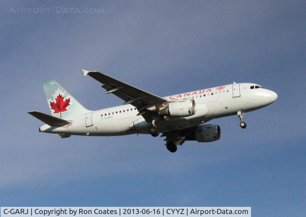 C-GARJ, 1997 Airbus A319-114 C/N 752, This 1997 Airbus 319-114 landing on runway 24R at Toronto Int'l Airport (TPA) in the late afternoon.