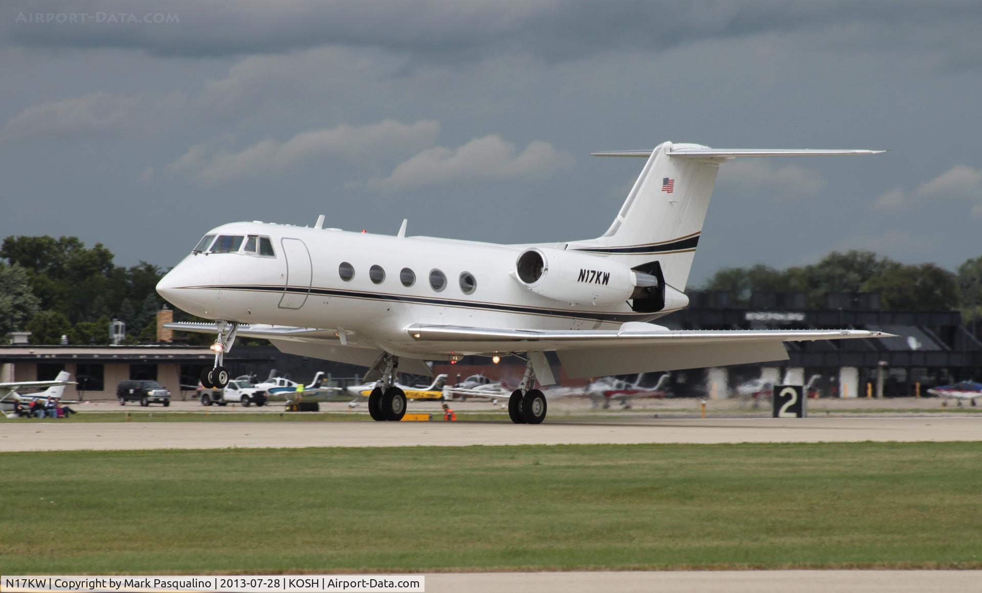 N17KW, Grumman G-1159 Gulfstream II C/N 028, Grumman G-1159