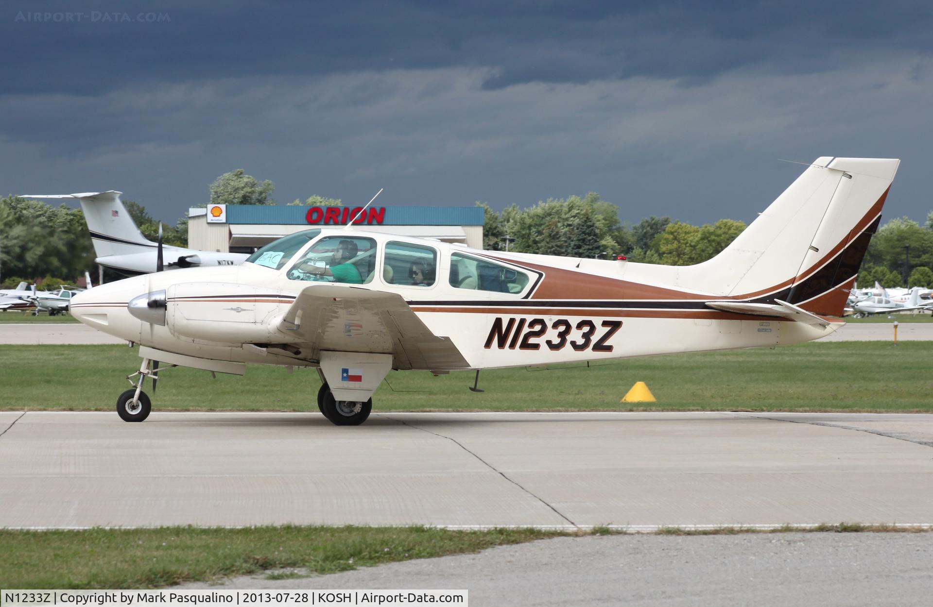 N1233Z, 1961 Beech 95-55 C/N TC-69, Beech 55
