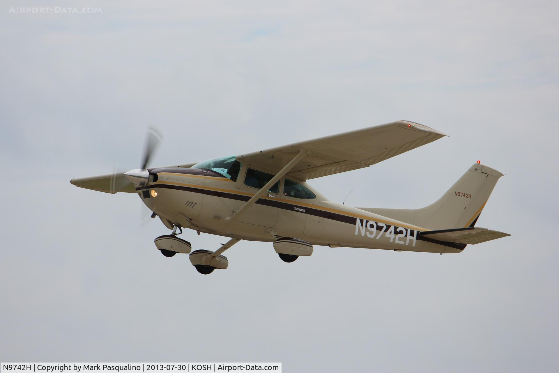 N9742H, 1981 Cessna 182R Skylane C/N 18267989, Cessna 182R