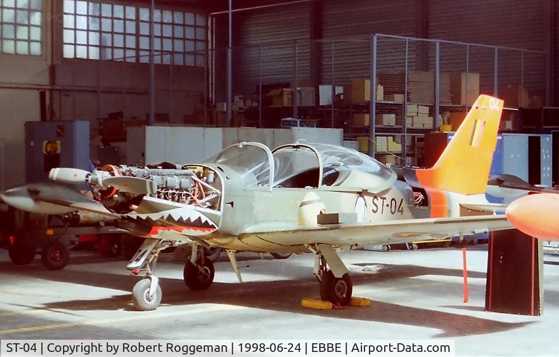 ST-04, SIAI-Marchetti SF-260MB C/N 10-04, Open day.