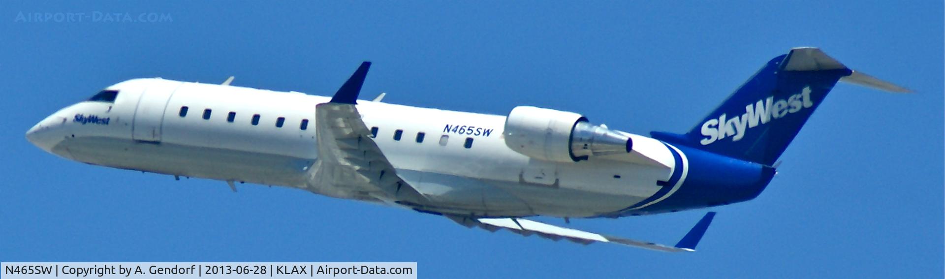 N465SW, 2003 Bombardier CRJ-200 (CL-600-2B19) C/N 7845, Sky West, is here climbing out Los Angeles(KLAX)