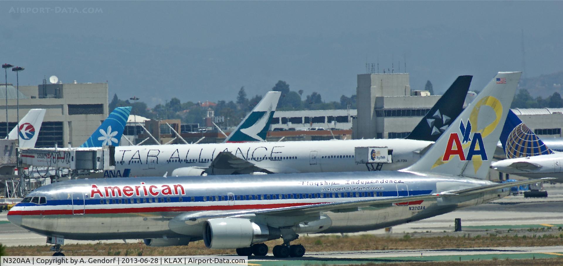 N320AA, 1985 Boeing 767-223 C/N 22321, American Airlines (Flagship Independence cs.), seen here taxiing at Los Angeles Int´l(KLAX)