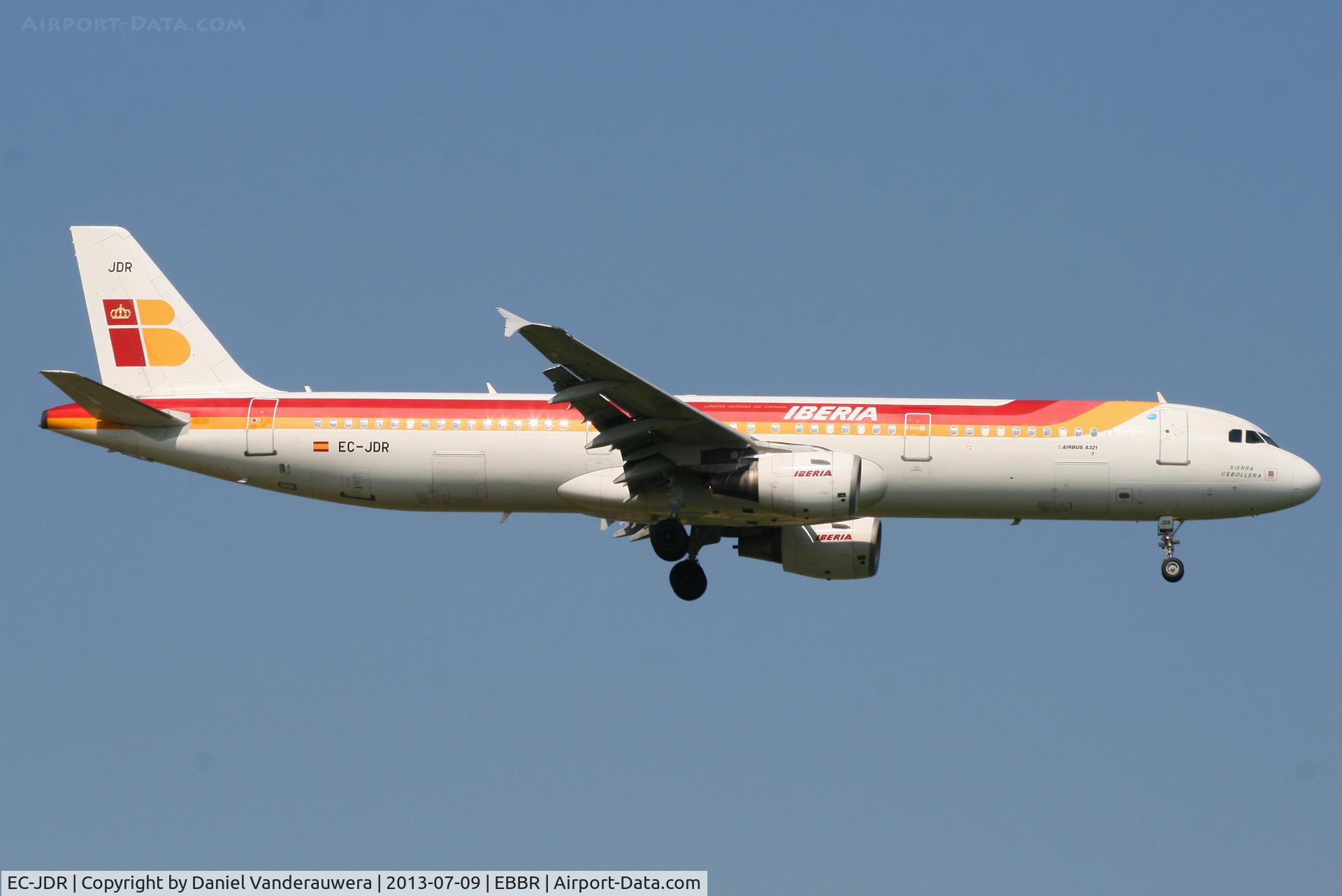 EC-JDR, 2005 Airbus A321-211 C/N 2488, Arrival of flight IB3206 to RWY 02