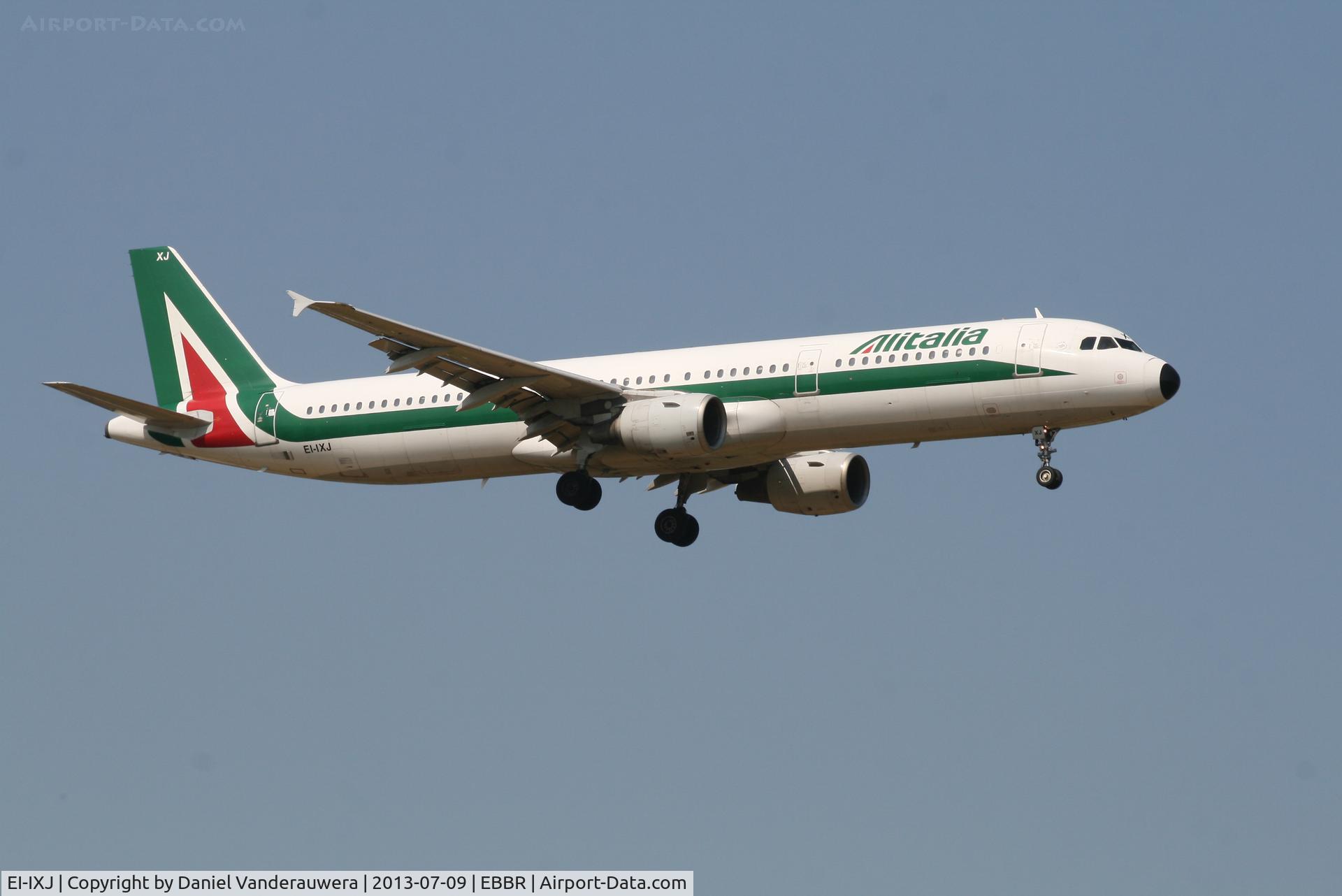 EI-IXJ, 1999 Airbus A321-112 C/N 959, Arrival of flight AZ156 to RWY 02
