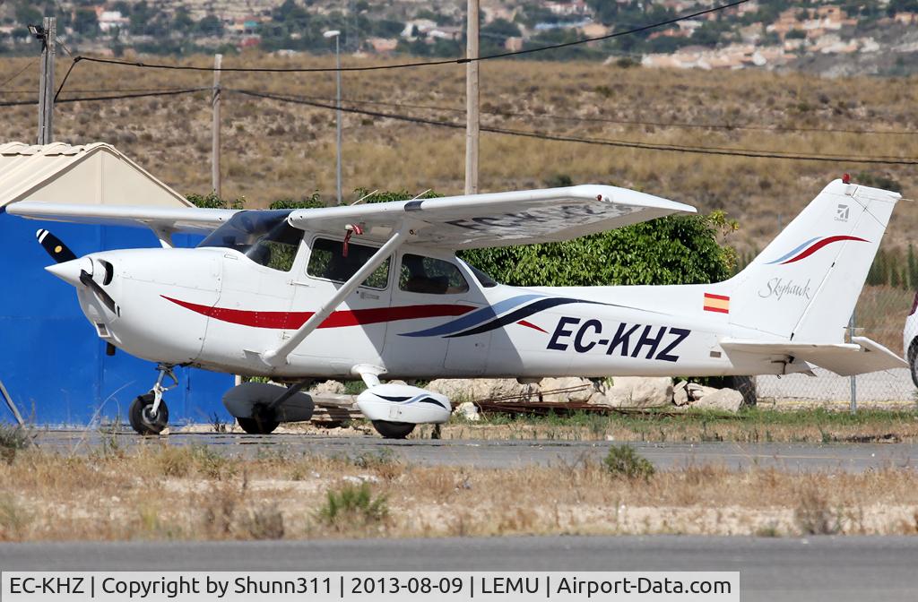 EC-KHZ, 1999 Cessna 172R C/N 17280824, Parked @ LEMU Ramp...