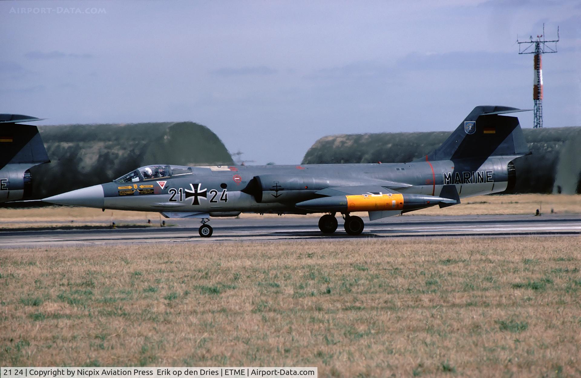21 24, Lockheed RF-104G Starfighter C/N 683-6679, German Naval Air Wing 2 Recce Starfighter 2124 on the runway of Eggebeck NAS