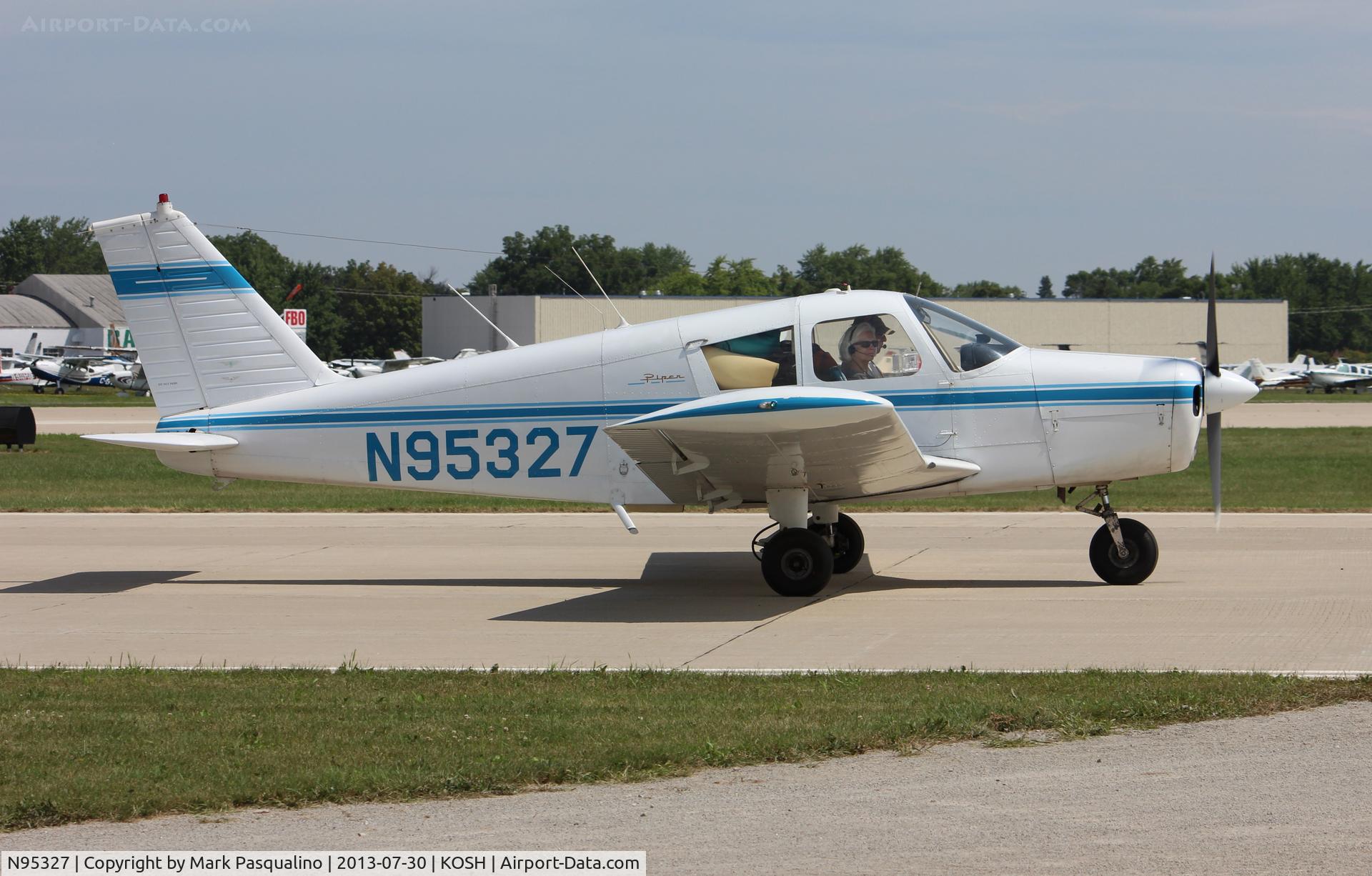 N95327, 1969 Piper PA-28-140 C/N 28-25889, Piper PA-28-140