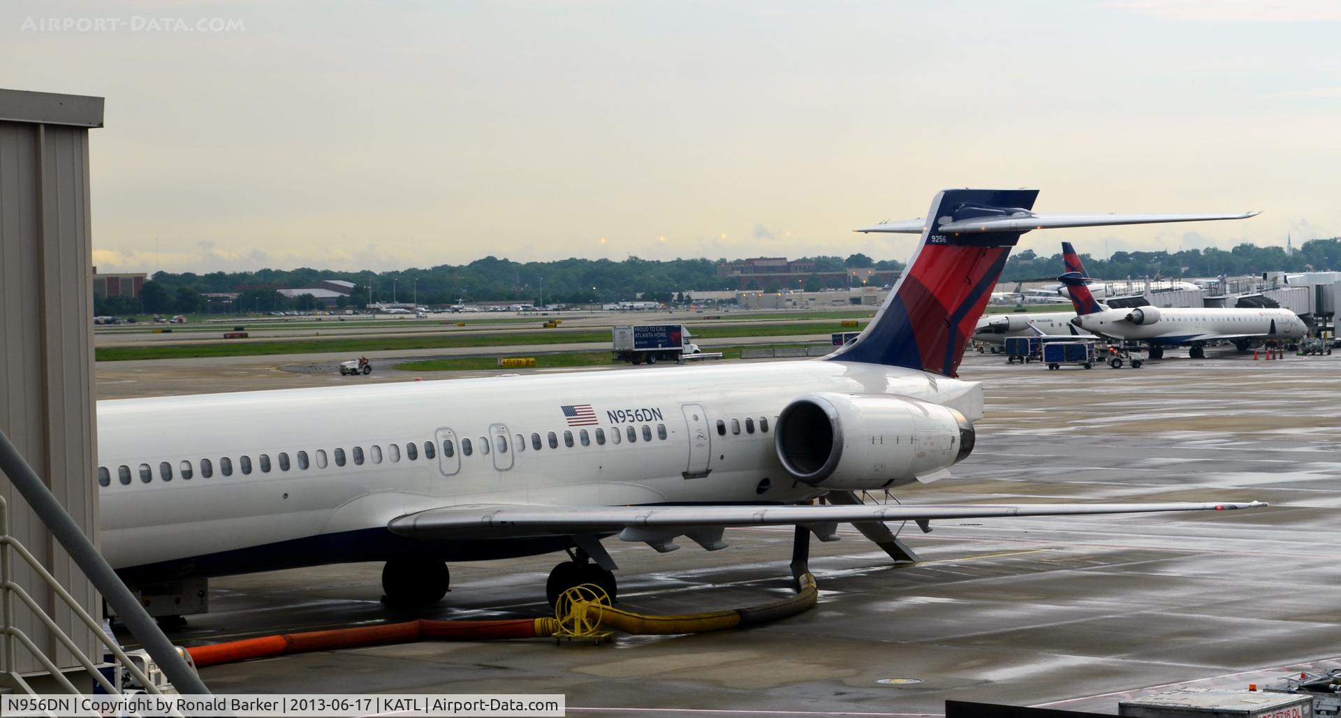 N956DN, McDonnell Douglas MD-90-30 C/N 53526, Air conditioning hoses attached.  Ready for boarding. ATL
