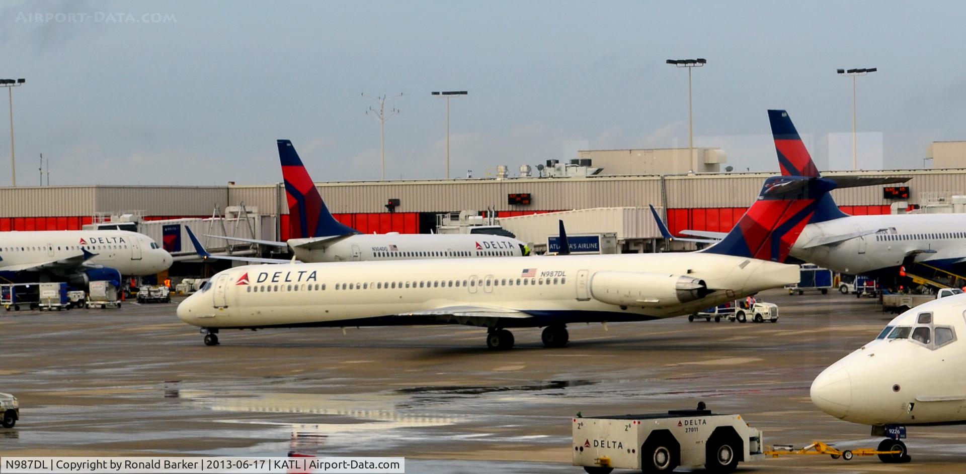 N987DL, 1991 McDonnell Douglas MD-88 C/N 53338, Taxi ATL
