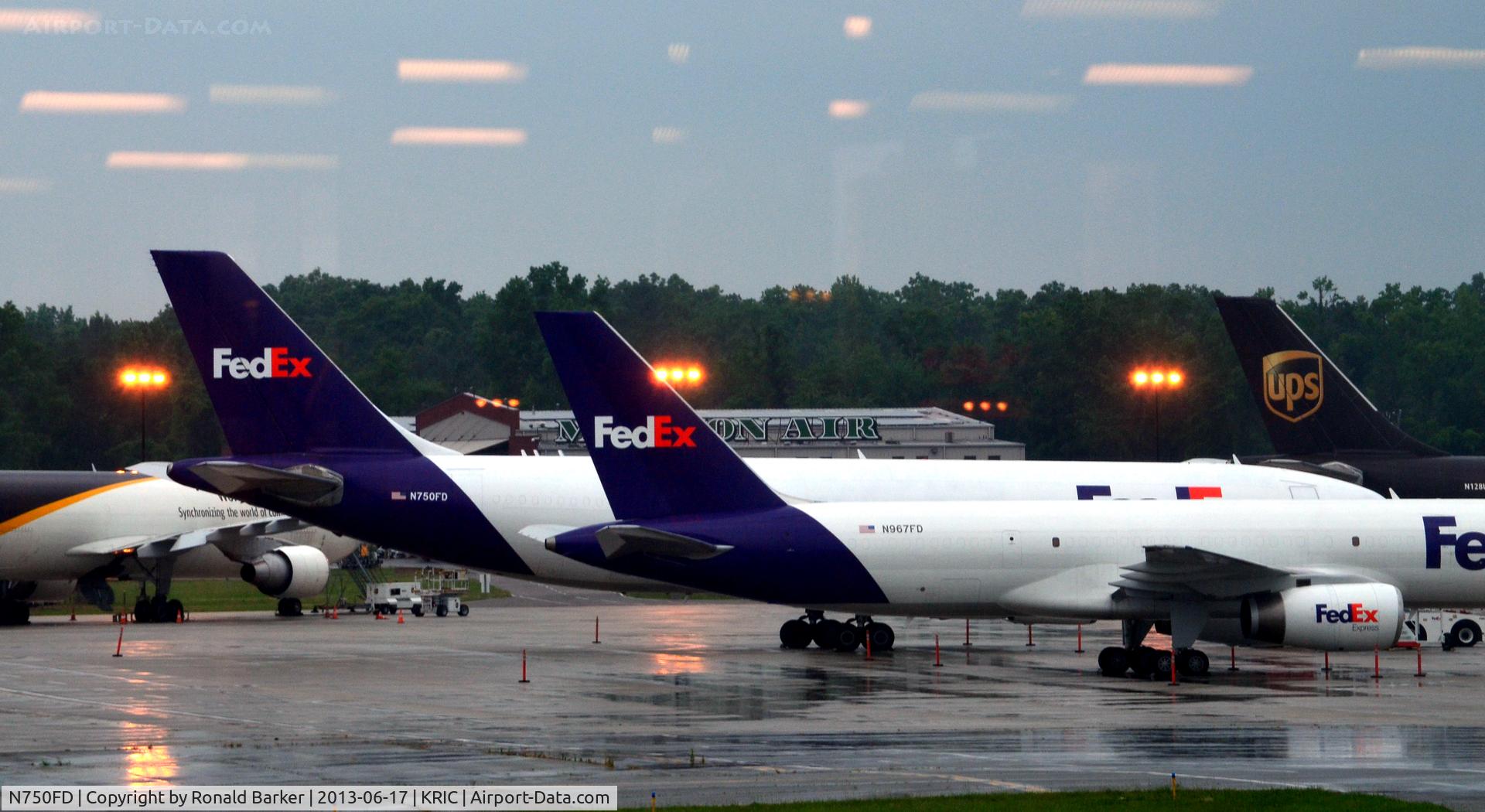 N750FD, 1990 Airbus A300B4-622R C/N 555, Cargo ramp RIC