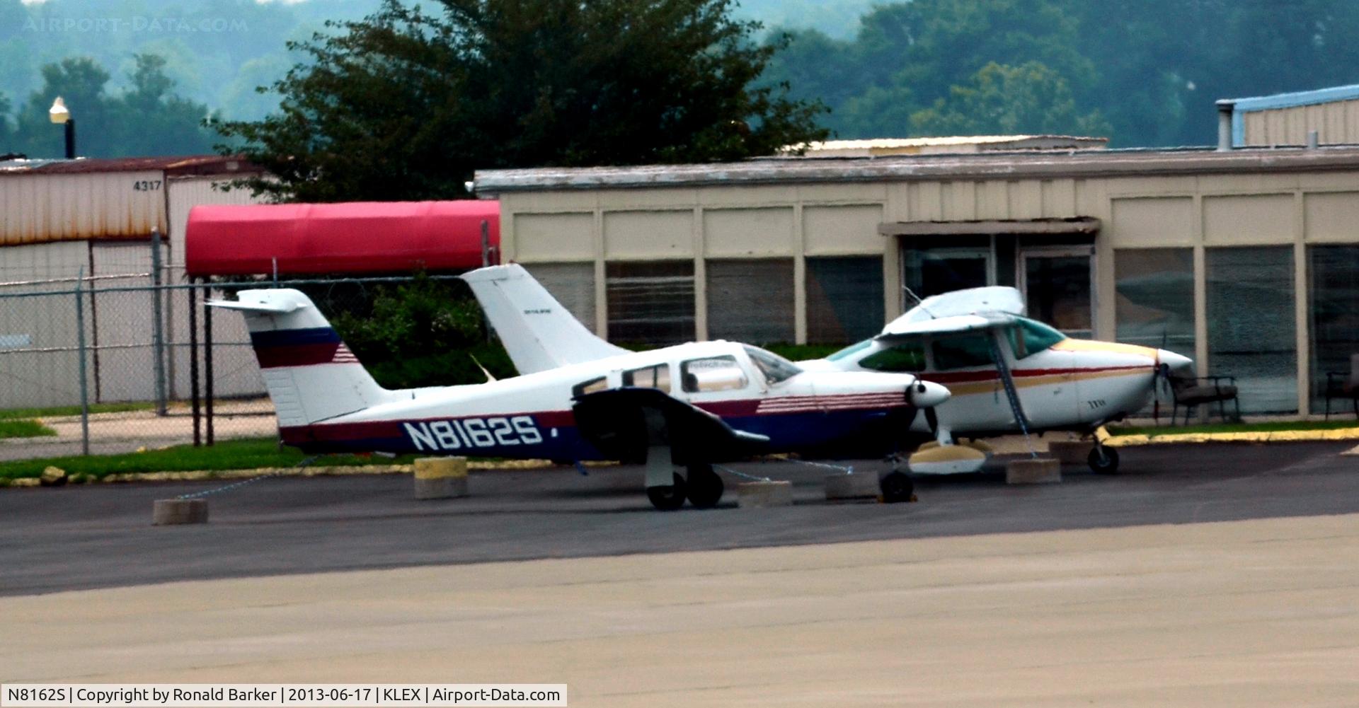 N8162S, 1980 Piper PA-28RT-201 Arrow IV C/N 28R-8018042, Ramp LEX