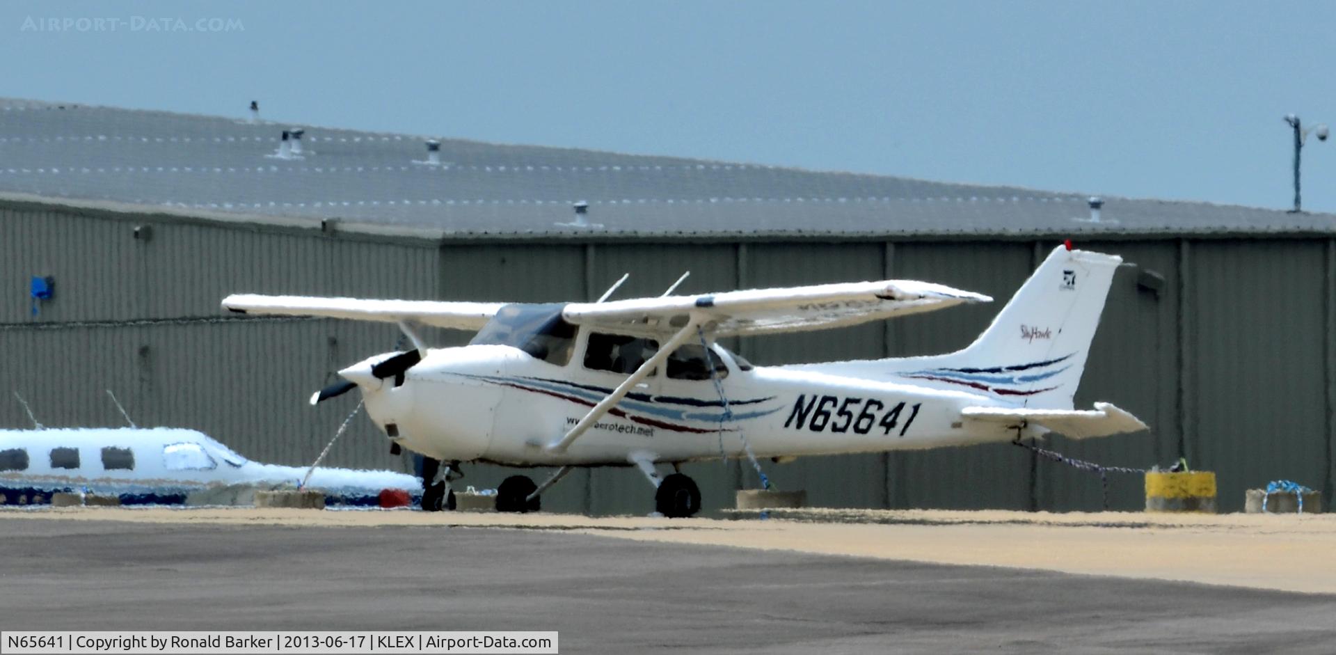 N65641, 2005 Cessna 172R C/N 17281233, Ramp LEX