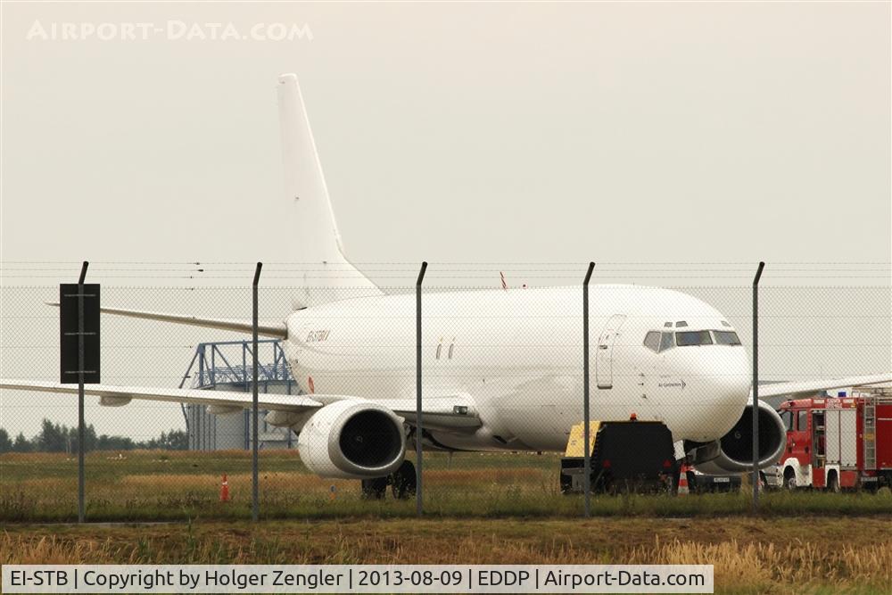 EI-STB, 1992 Boeing 737-476 C/N 24440, Waiting for a new task on apron 2....