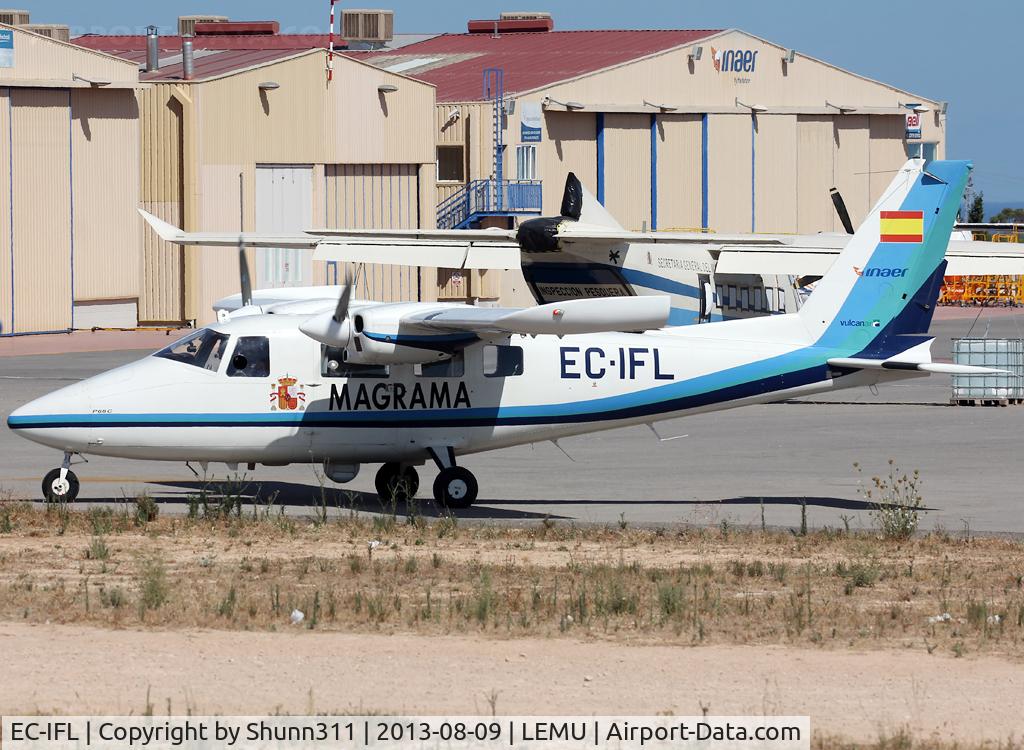 EC-IFL, Vulcanair P-68C C/N 412, Return to his parking after refuelling...