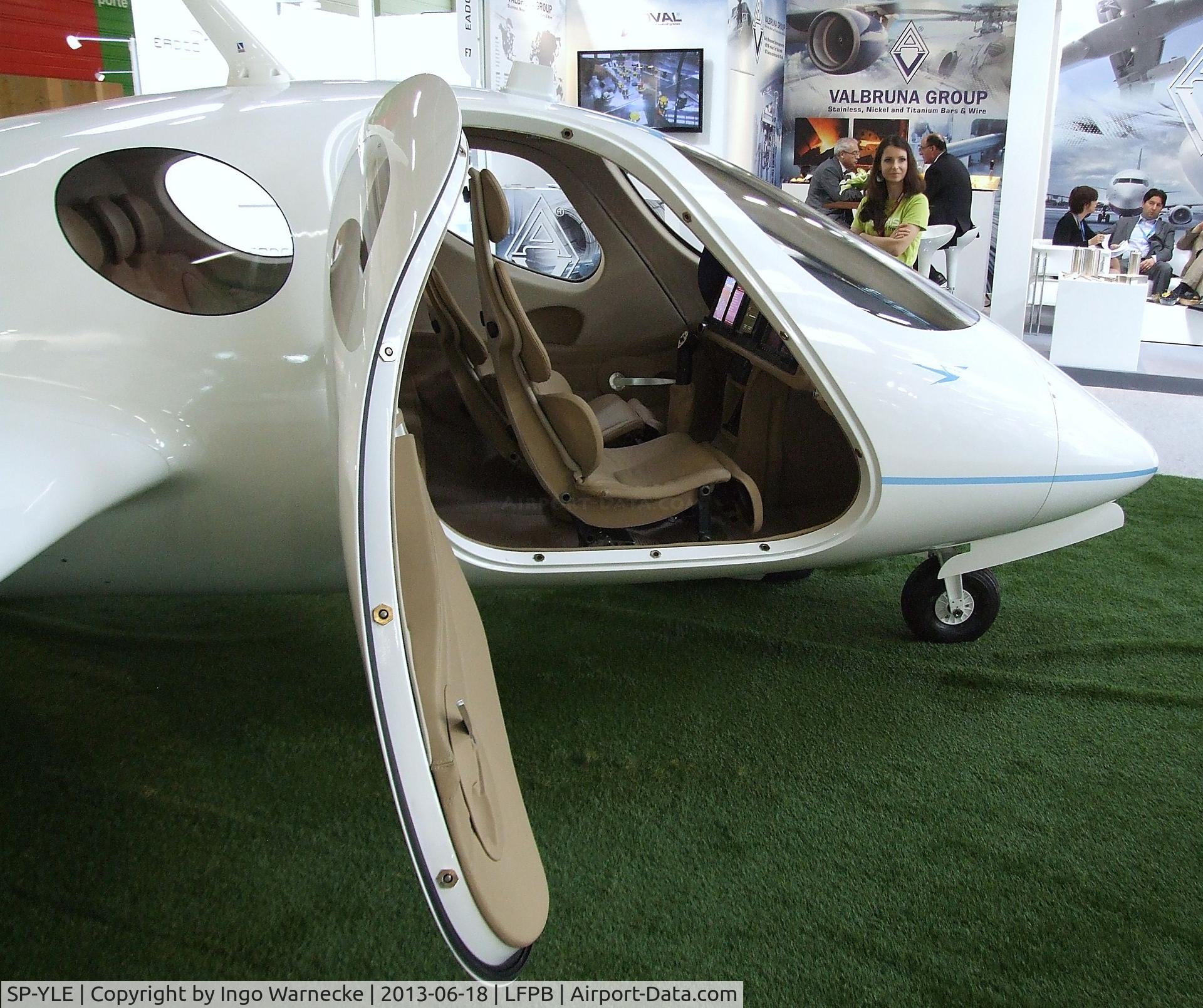 SP-YLE, 2013 Flaris LAR-1 C/N 01, Flaris LAR-1 (first flight planned for end of 2013) at the Aerosalon 2013, Paris