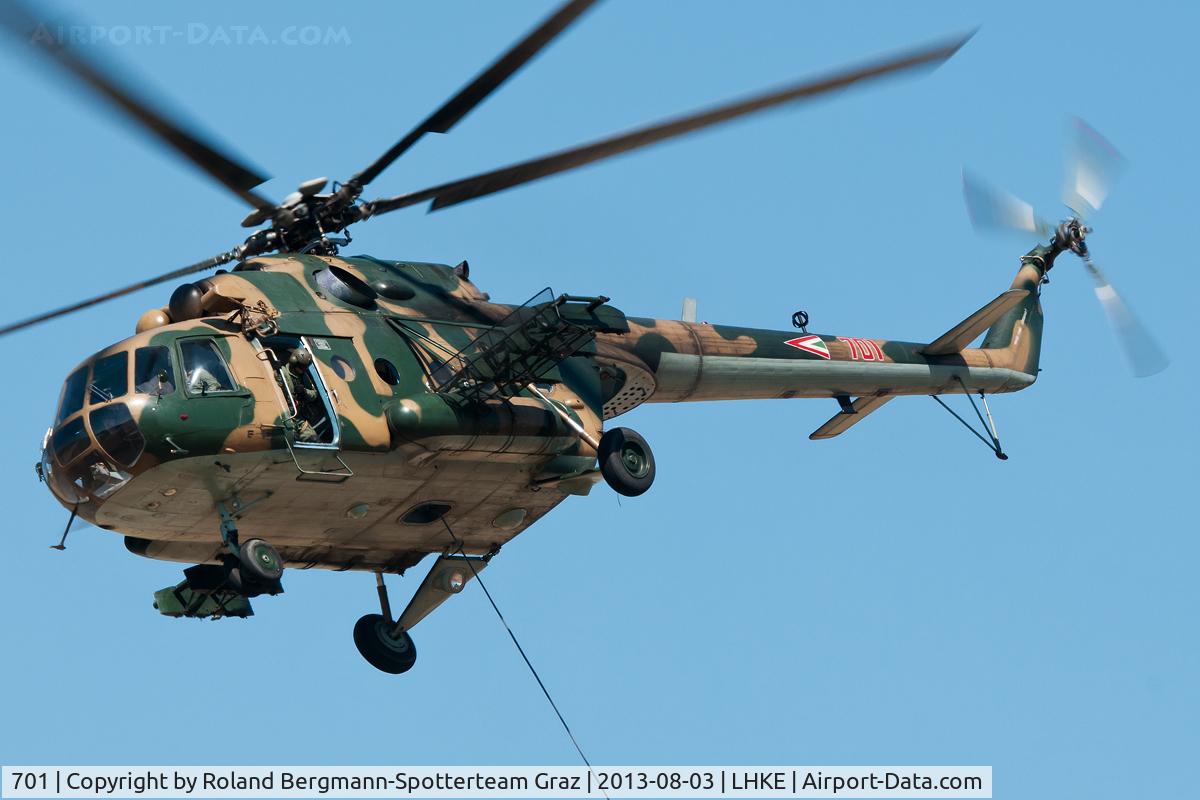 701, 1987 Mil Mi-17 Hip C/N 104M01, Mil Mi 17