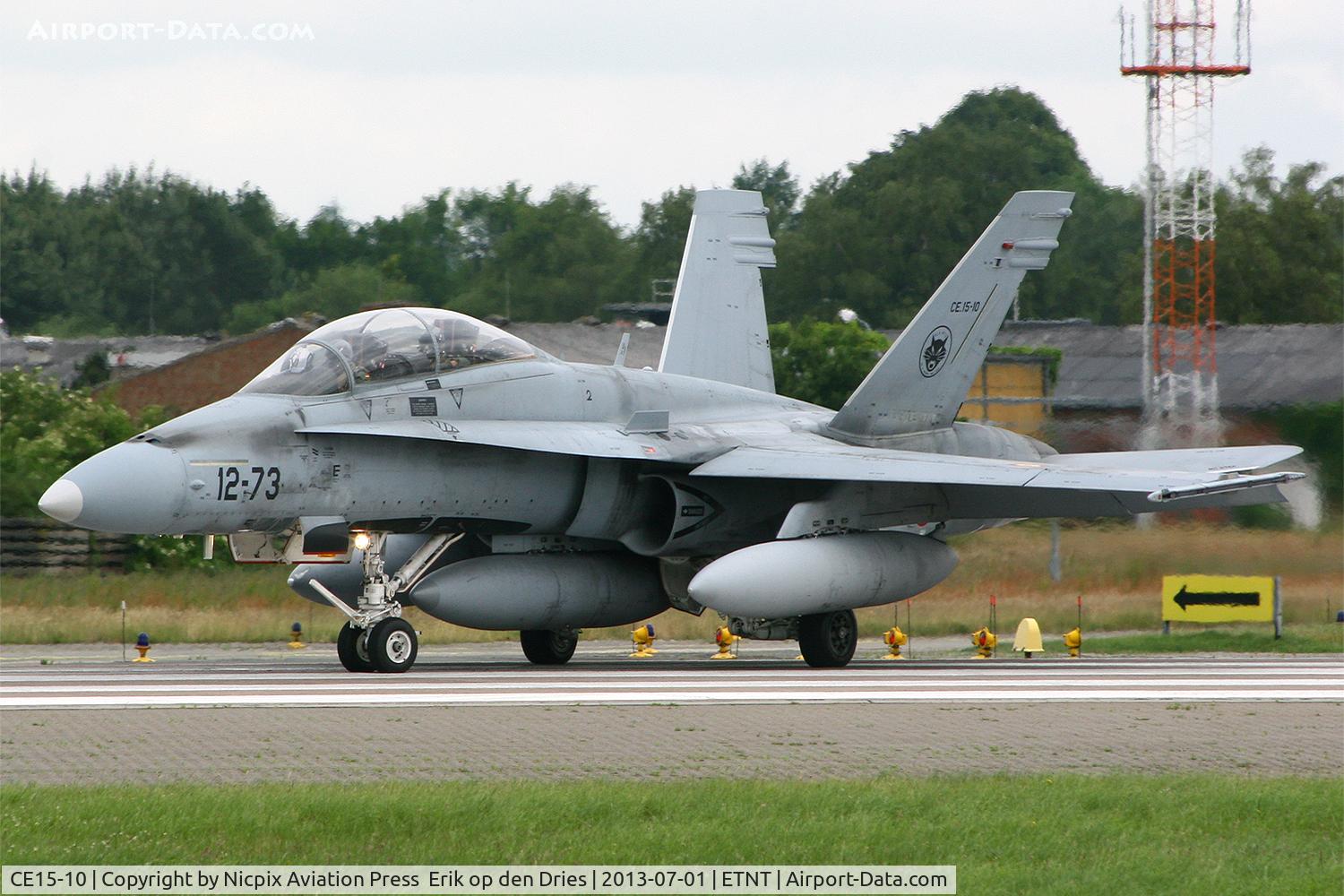CE15-10, McDonnell Douglas EF-18BM Hornet C/N 0523/B089, Spain AF EF-18B+ Hornet entering the runway