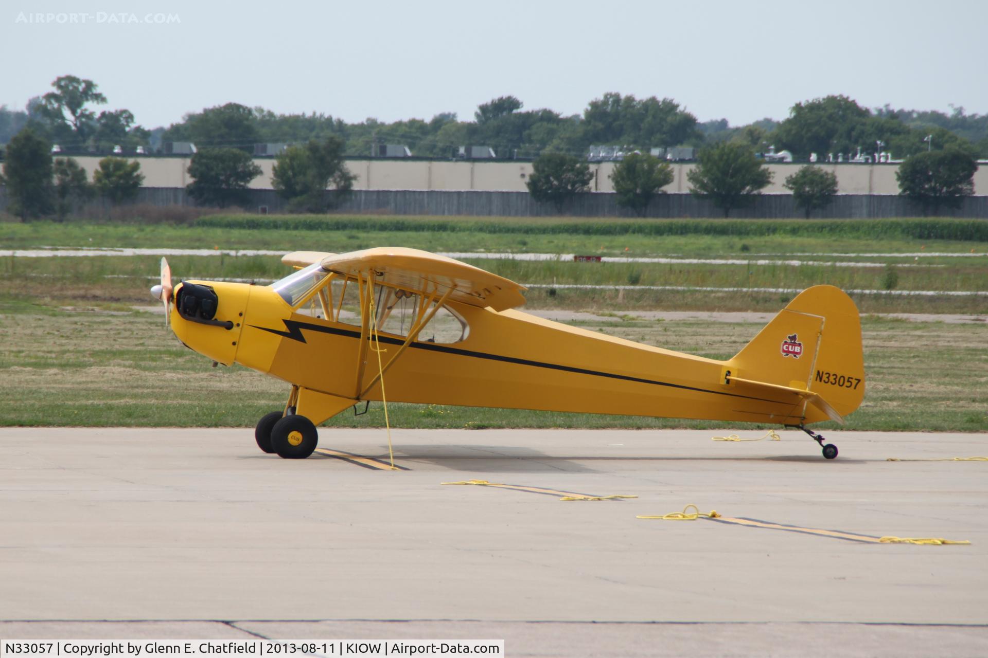 N33057, 1940 Piper J3C-65 Cub C/N 5814, Sitting on the ramp.
