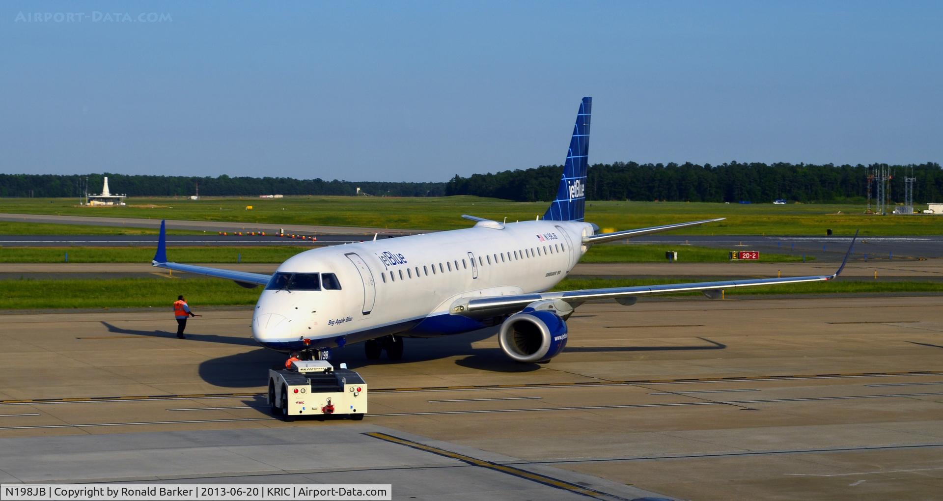N198JB, 2006 Embraer 190AR (ERJ-190-100IGW) C/N 19000021, Big Apple Blue   Pushback   RIC
