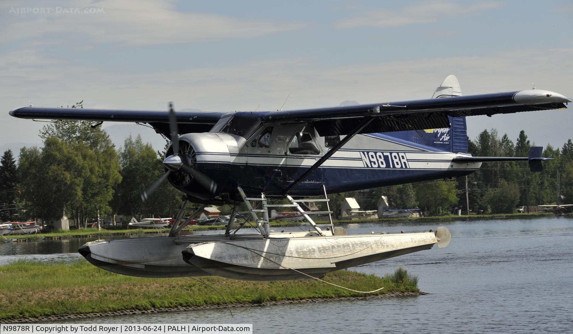 N9878R, 1956 De Havilland Canada DHC-2 MK. I(L20A) C/N 1135, Landing at Lake Hood