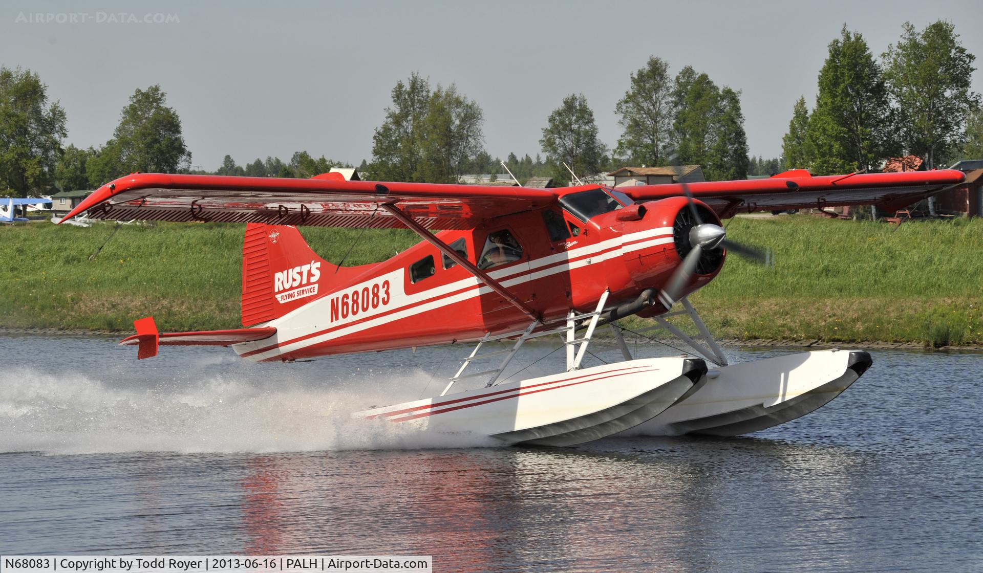 N68083, 1958 De Havilland Canada DHC-2 Beaver Mk.I C/N 1254, Taxiing at Lake hood