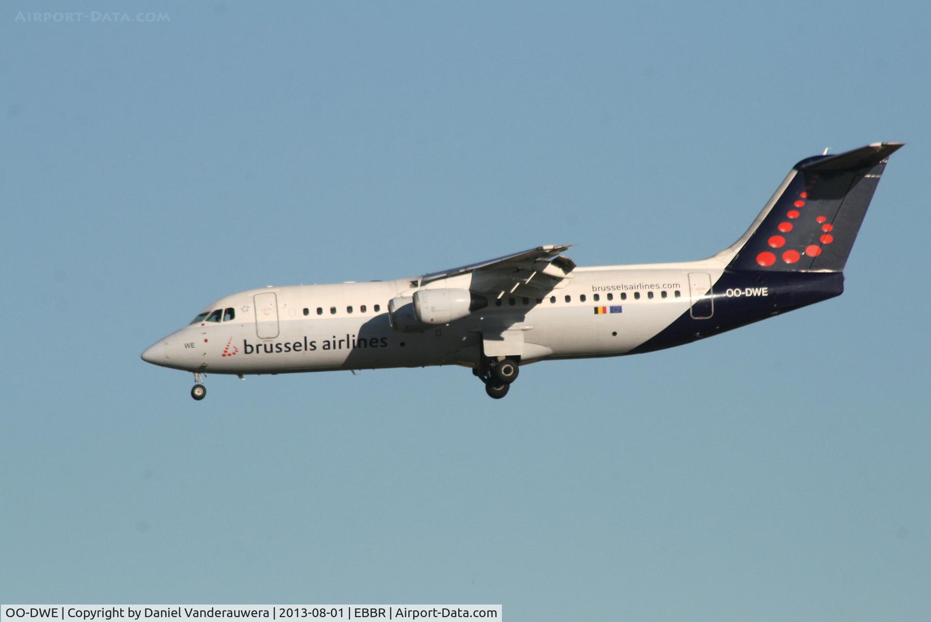 OO-DWE, 1998 British Aerospace Avro 146-RJ100 C/N E3327, Arrival of flight SN3676 to RWY 20