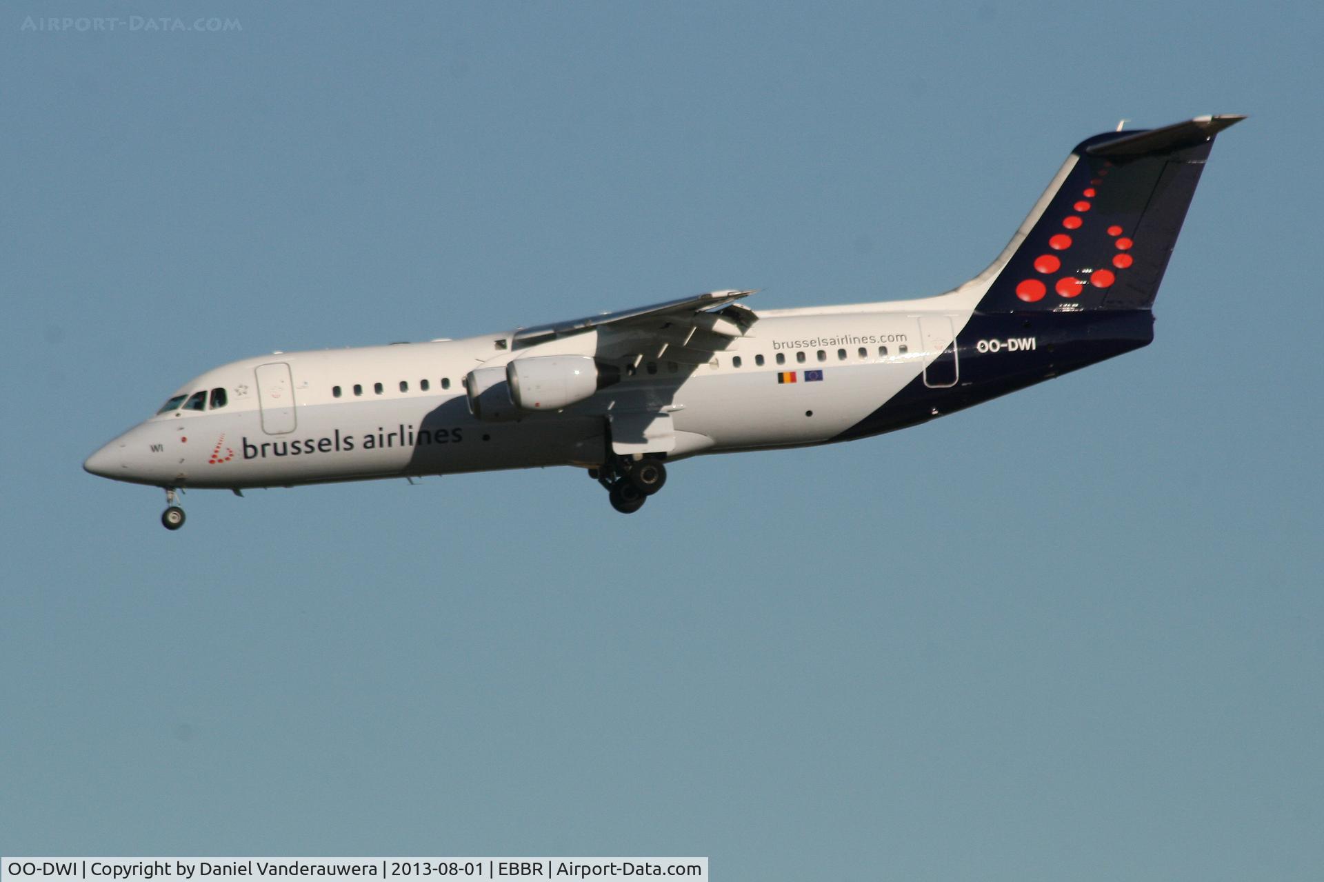 OO-DWI, 1999 British Aerospace Avro 146-RJ100 C/N E3342, Arrival of flight SN3594 to RWY 20