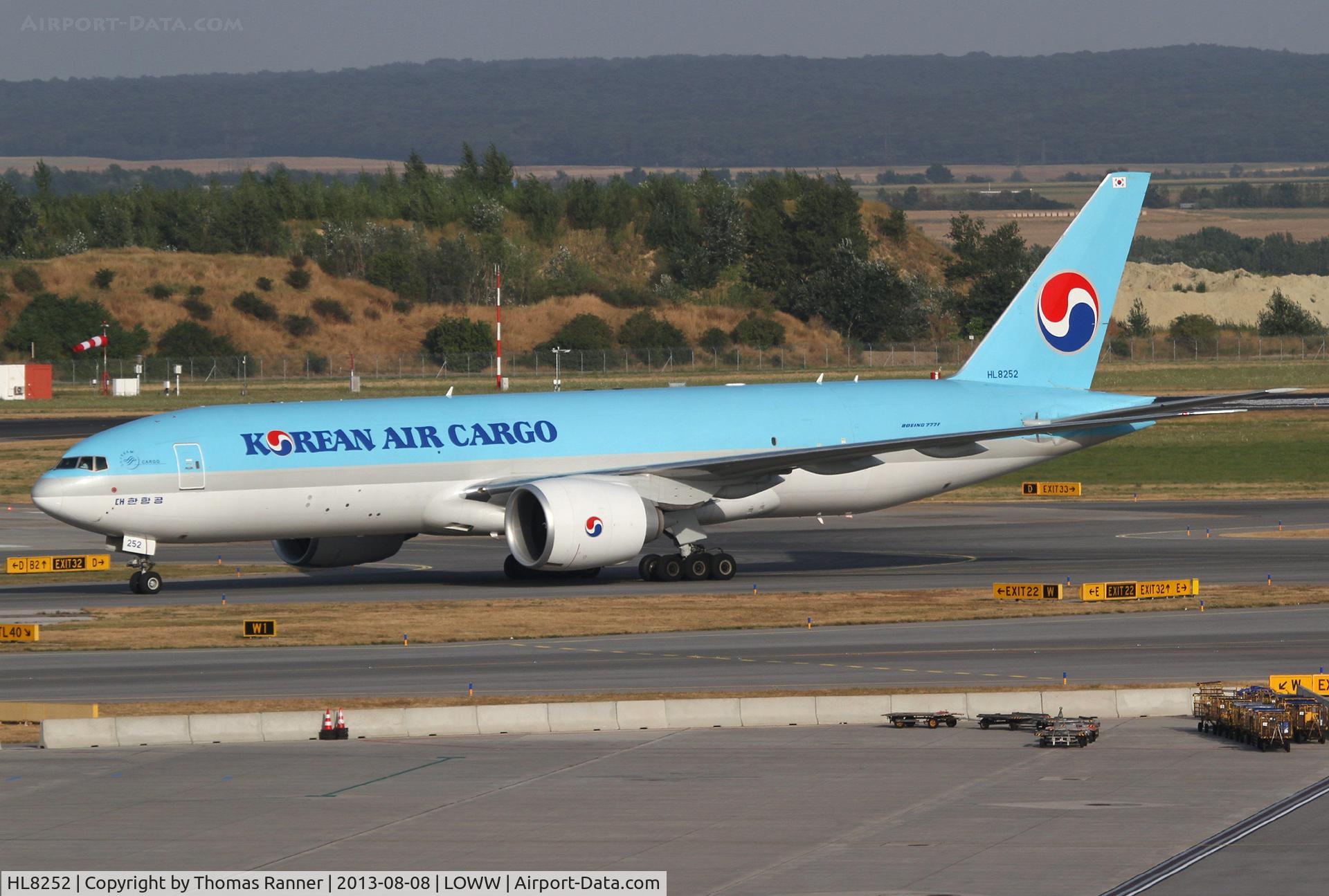 HL8252, 2012 Boeing 777-FB5 C/N 37638, Korean Air B777