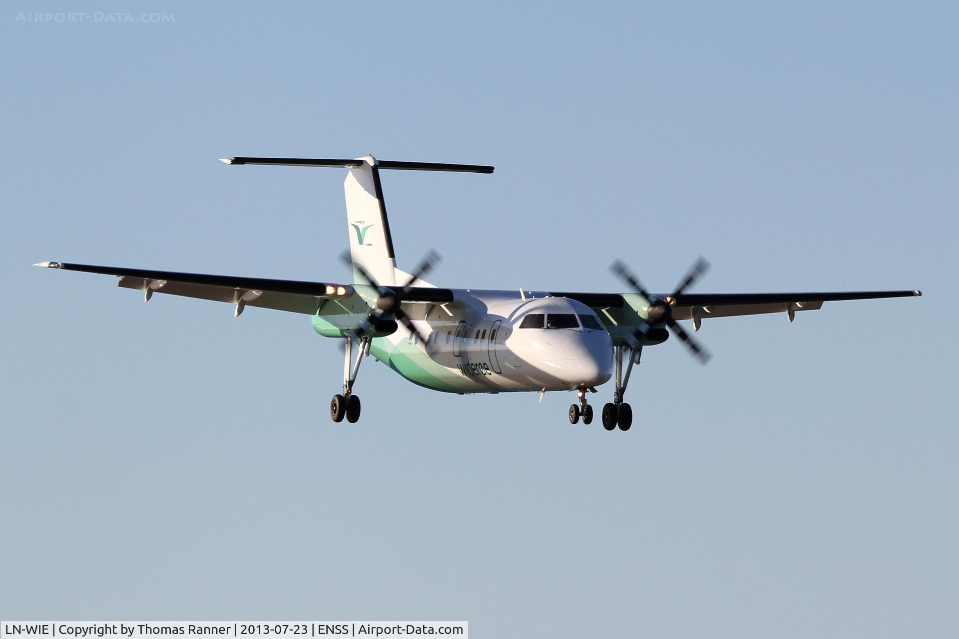 LN-WIE, 1994 De Havilland Canada DHC-8-103 Dash 8 C/N 371, Wideroe DHC-8