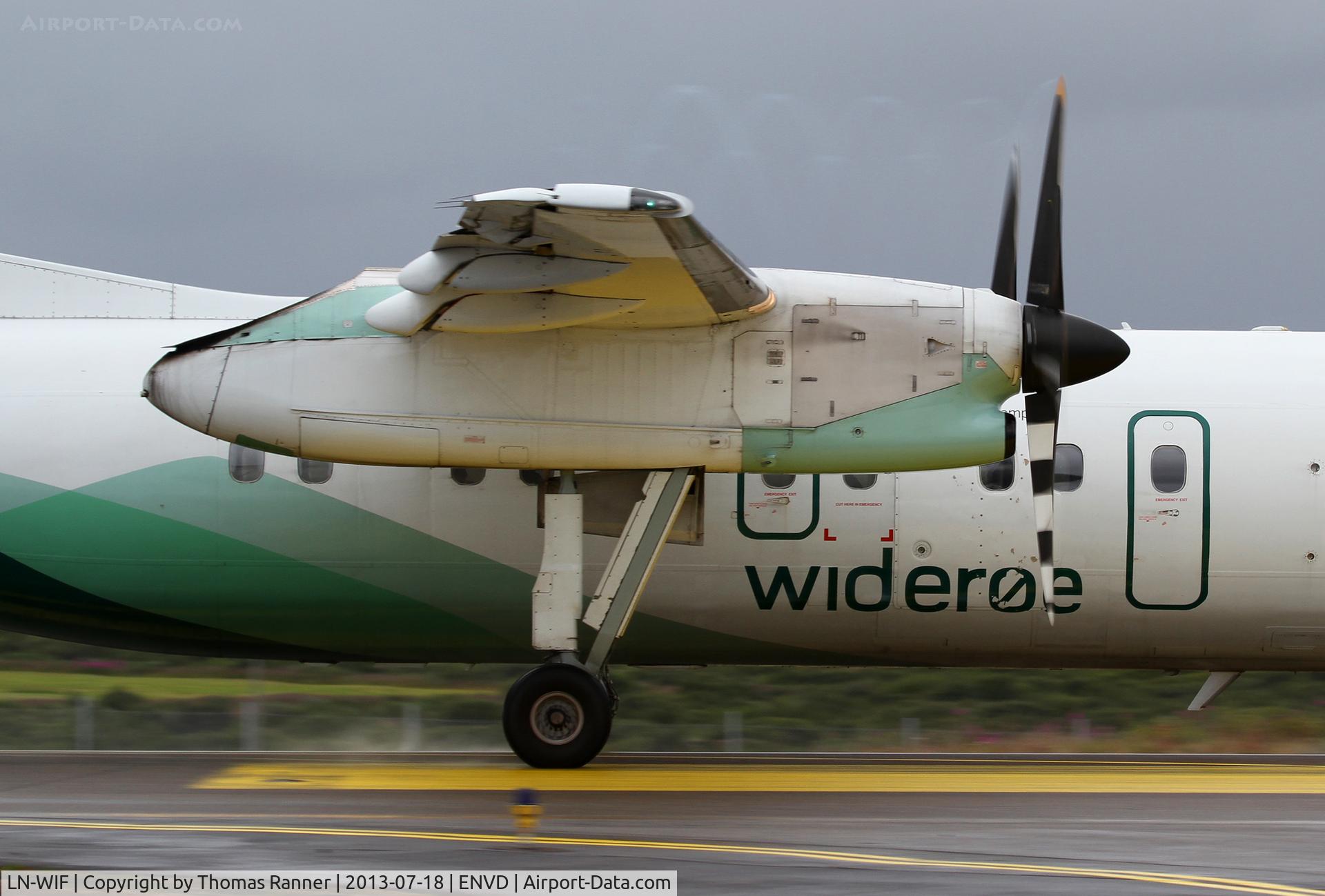 LN-WIF, 1994 De Havilland Canada DHC-8-103 Dash 8 C/N 372, Wideroe DHC-8