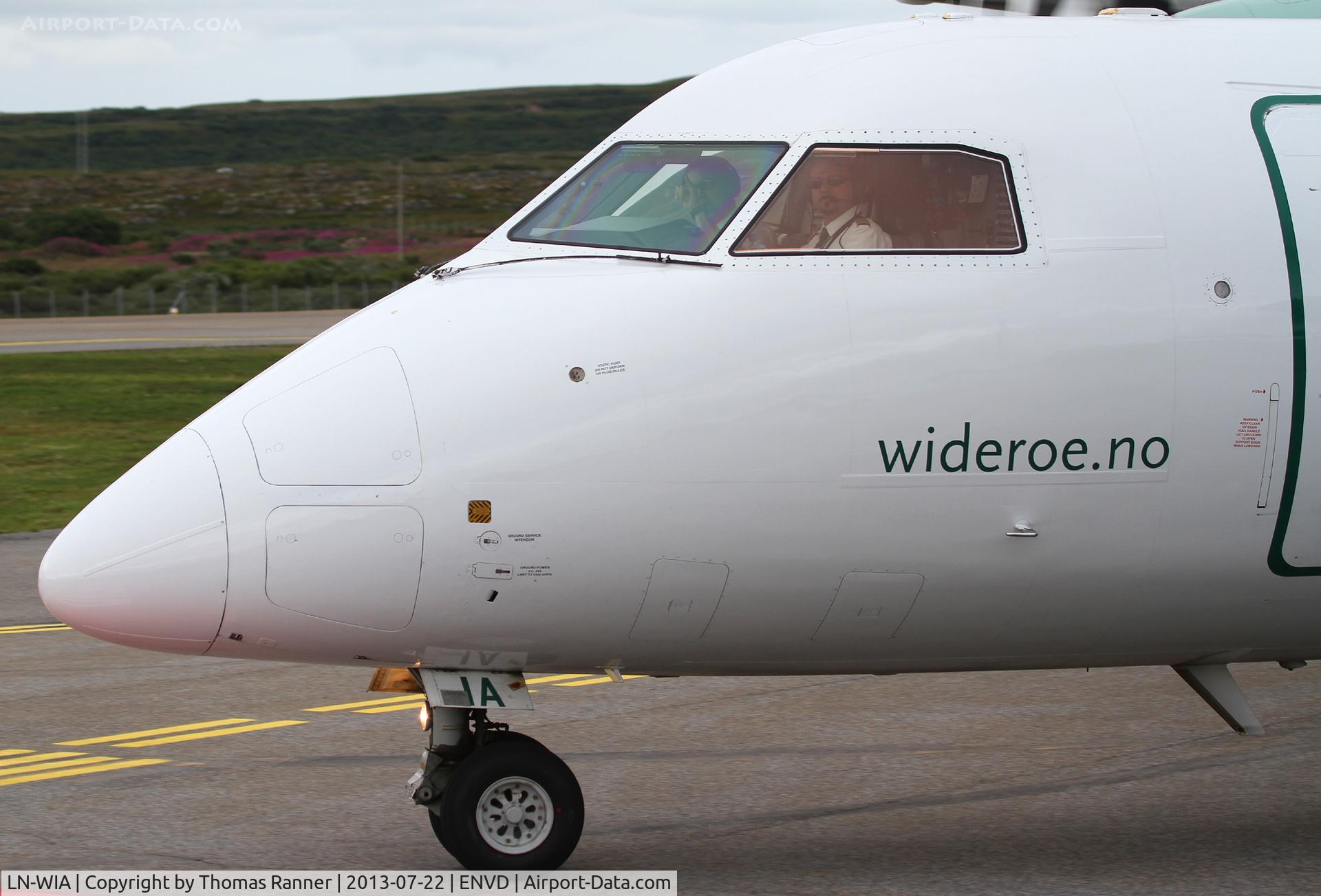 LN-WIA, 1993 De Havilland Canada DHC-8-103 Dash 8 C/N 359, Widerøe DHC-8