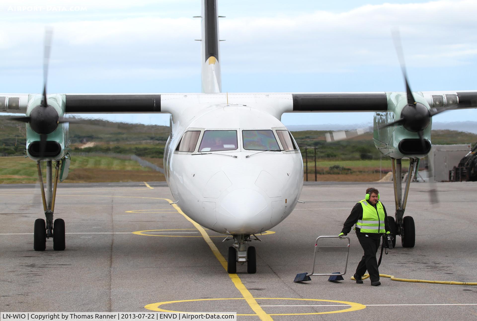 LN-WIO, 1995 De Havilland Canada DHC-8-103B Dash 8 C/N 417, Widerøe DHC-8