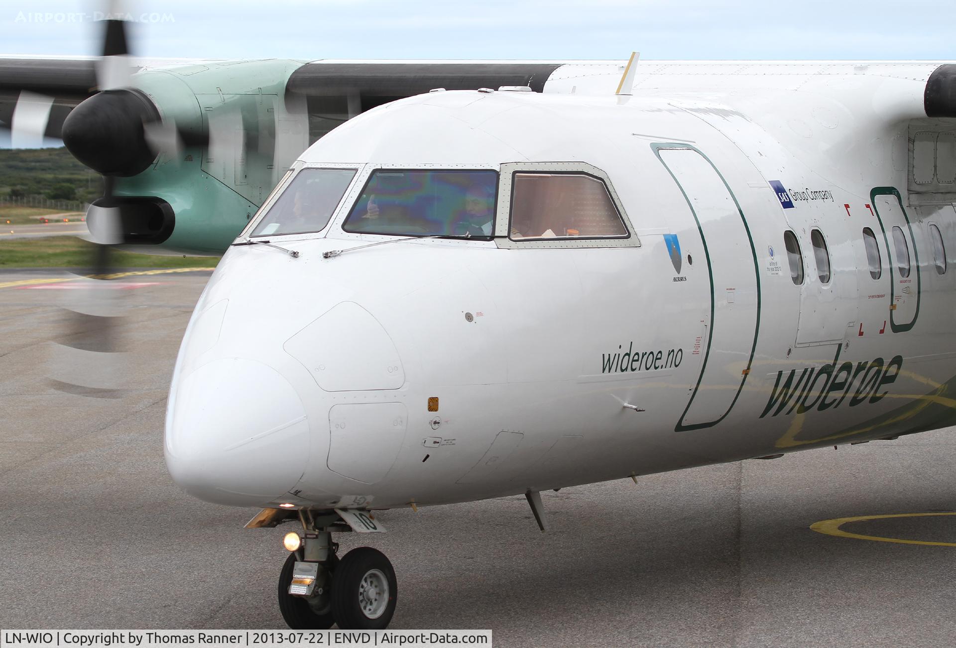 LN-WIO, 1995 De Havilland Canada DHC-8-103B Dash 8 C/N 417, Widerøe DHC-8