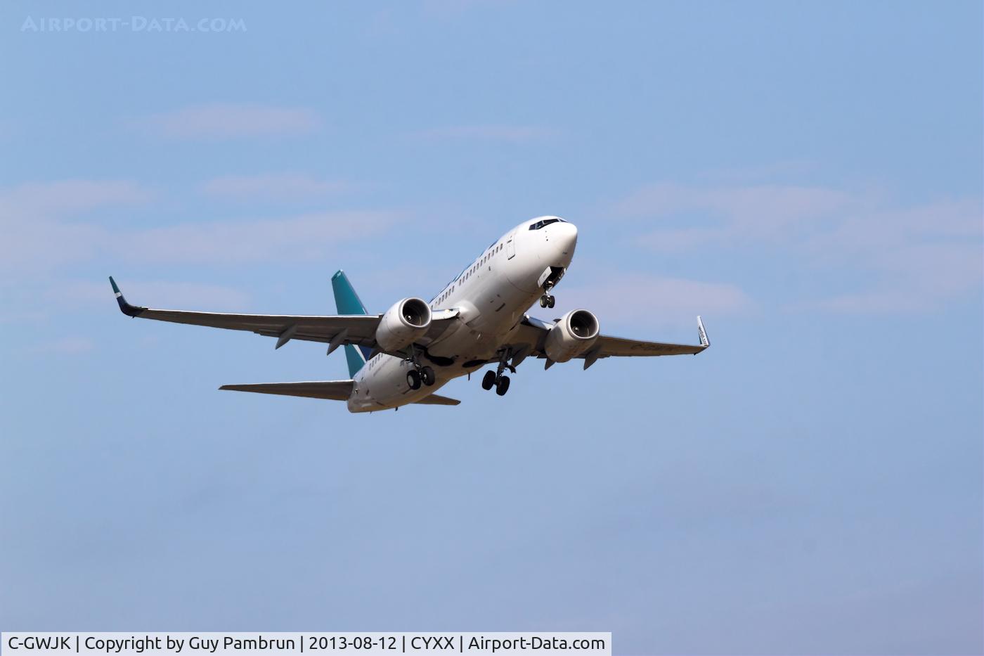C-GWJK, 2008 Boeing 737-7CT C/N 35084, Departing