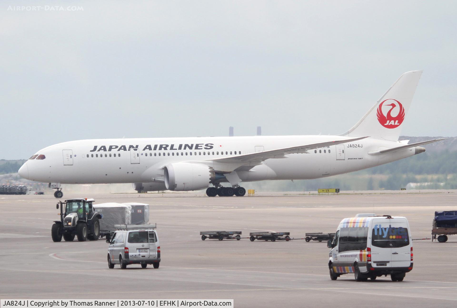 JA824J, 2011 Boeing 787-846 Dreamliner C/N 34834, JAL B787