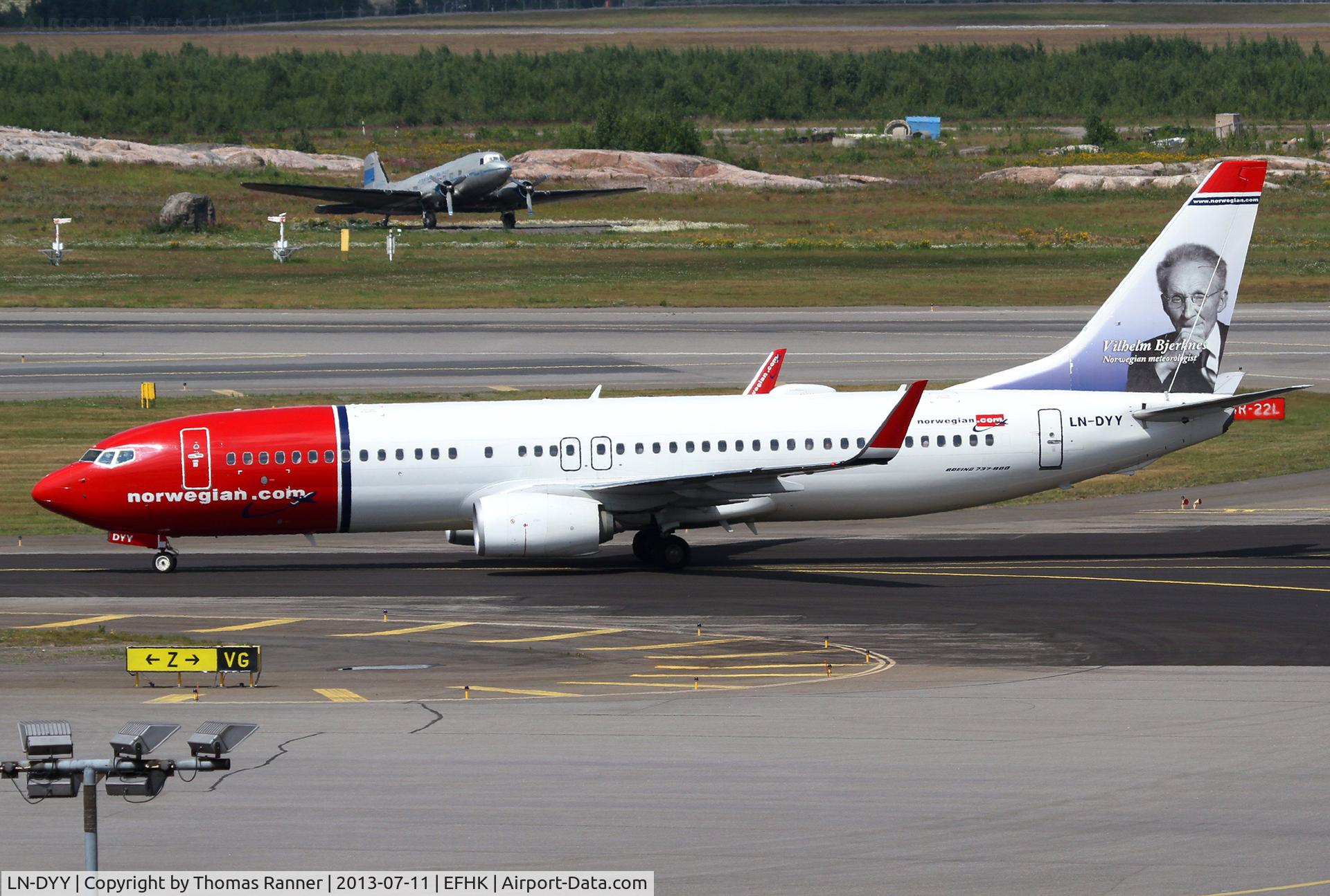 LN-DYY, 2012 Boeing 737-8JP C/N 39012, Norwegian B737