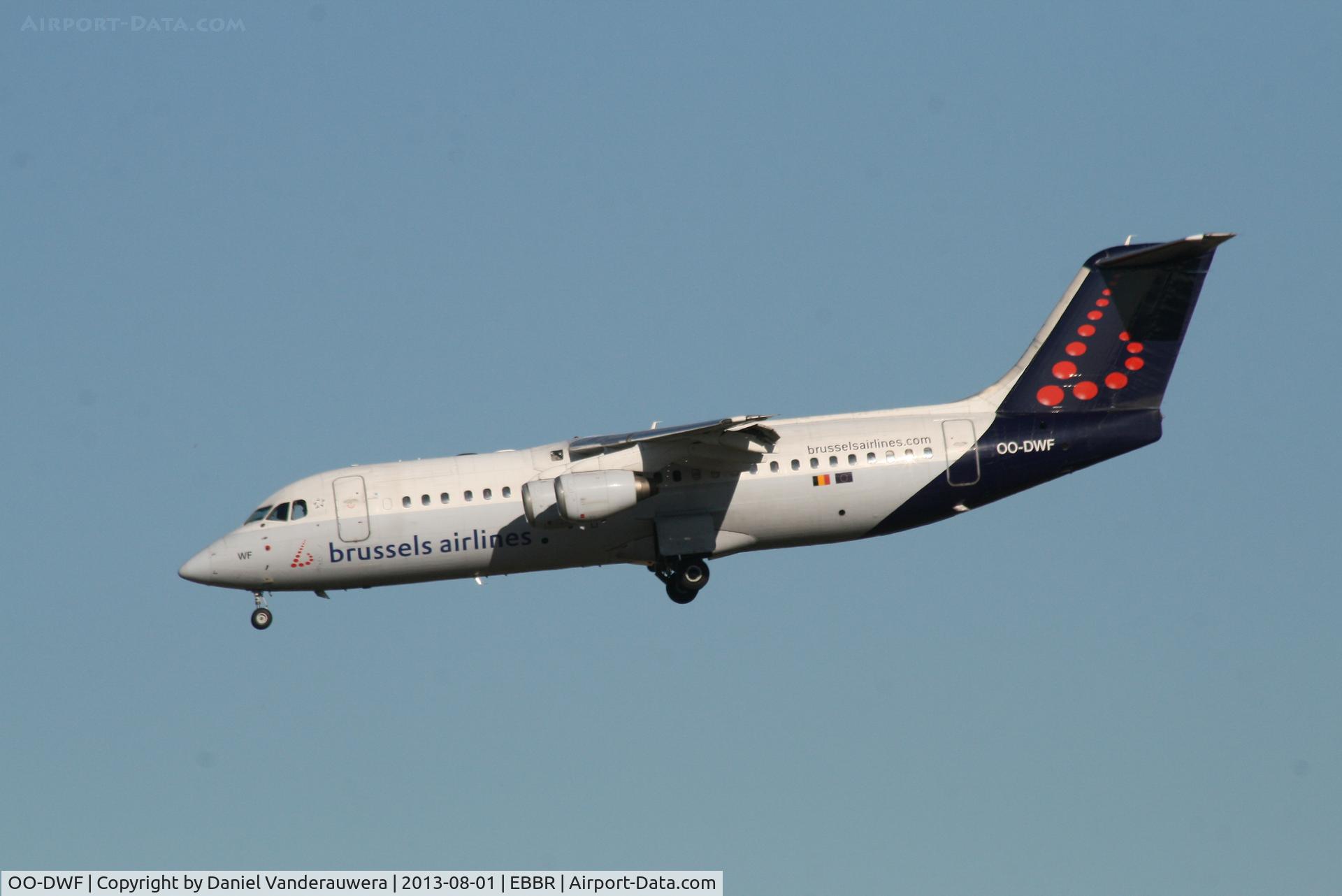 OO-DWF, 1998 British Aerospace Avro 146-RJ100 C/N E3332, Arrival of flight SN2324 to RWY 20