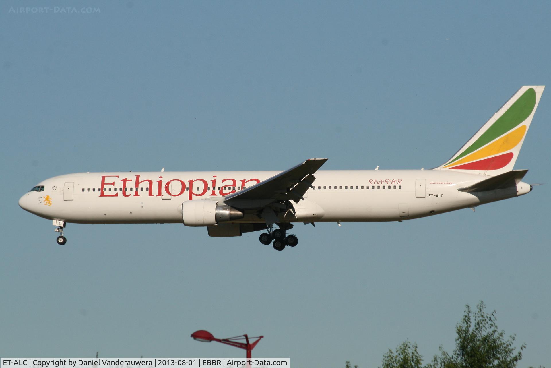ET-ALC, 1999 Boeing 767-33A/ER C/N 28043/734, Arrival of flight ET704 to RWY 20