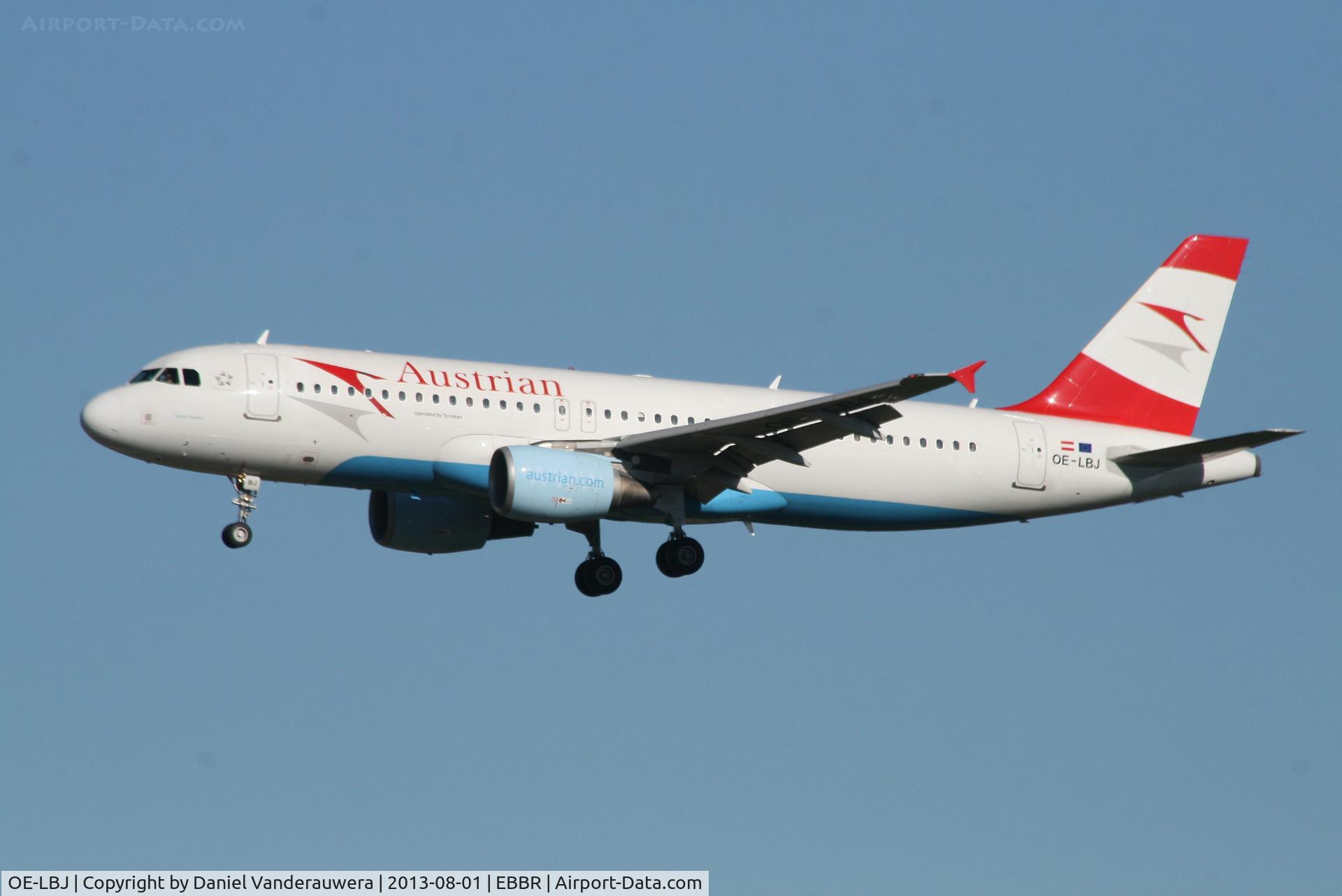 OE-LBJ, 2001 Airbus A320-214 C/N 1553, Arrival of flight OS351 to RWY 20