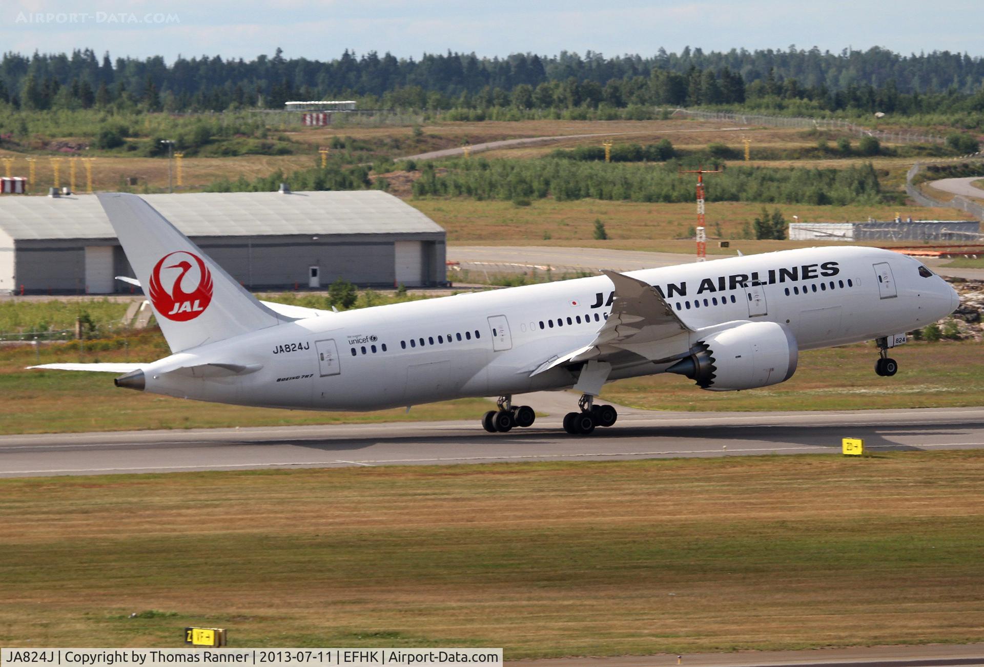 JA824J, 2011 Boeing 787-846 Dreamliner C/N 34834, JAL B787