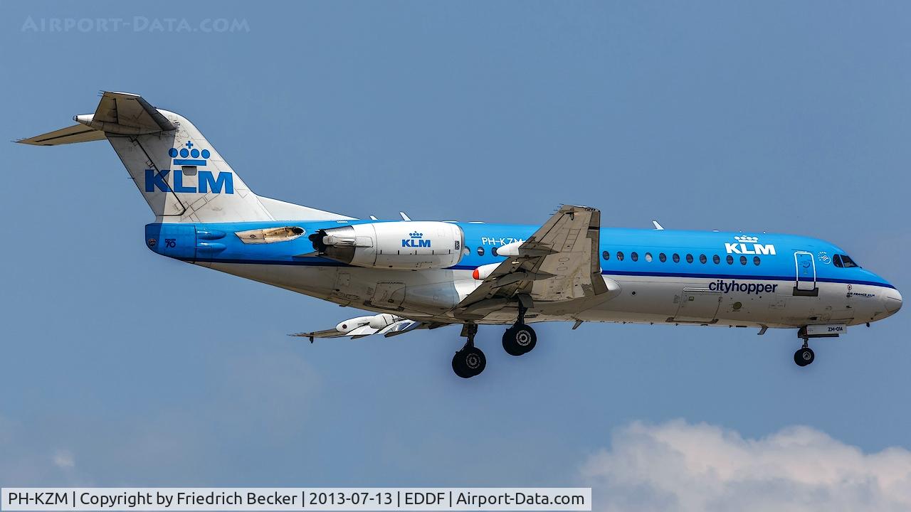 PH-KZM, 1995 Fokker 70 (F-28-0070) C/N 11561, on final RW07R