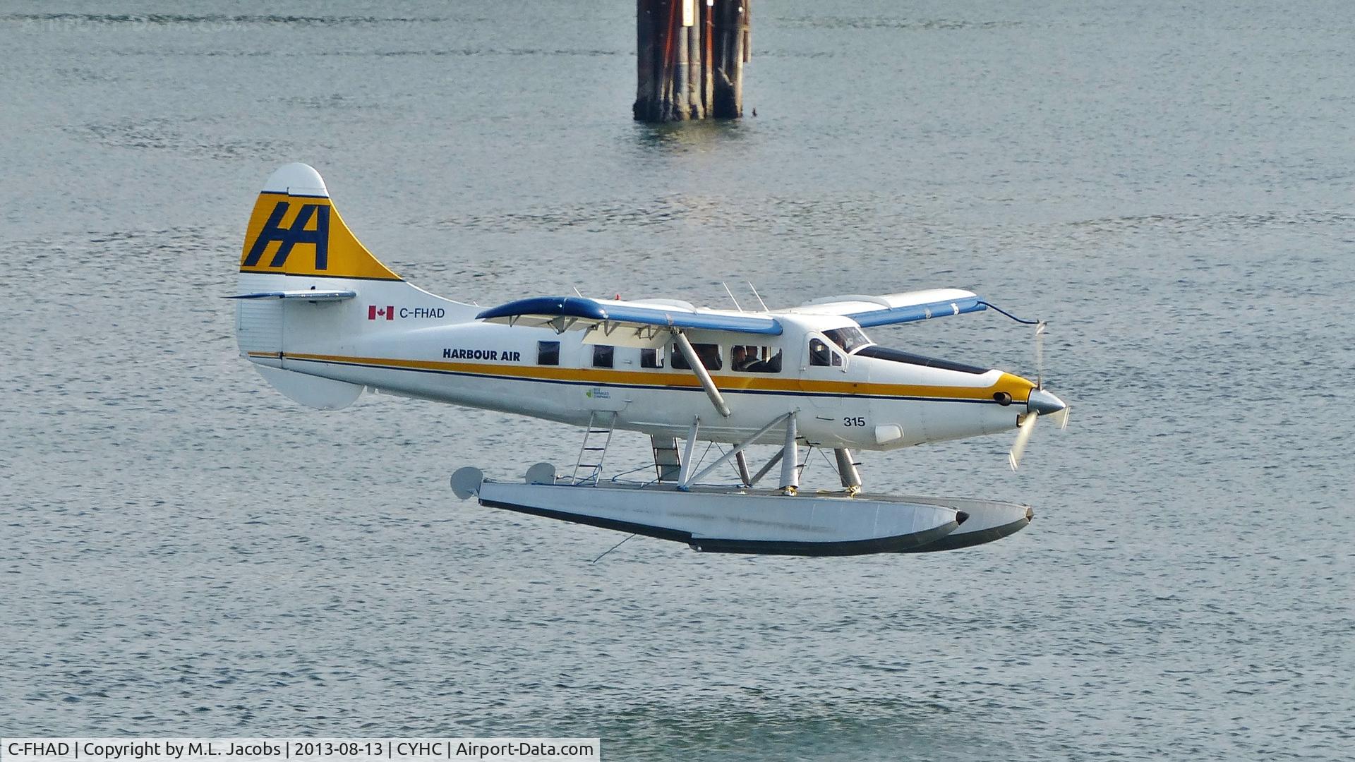 C-FHAD, 1956 De Havilland Canada DHC-3T Vazar Turbine Otter Otter C/N 119, Harbour Air #315 landing in Coal Harbour.